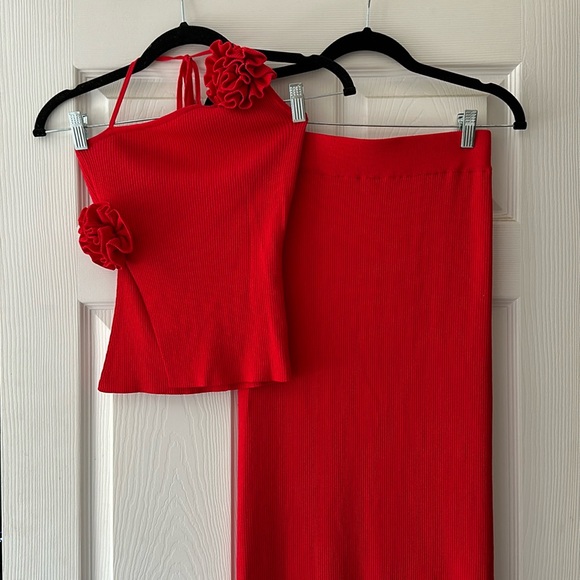 NIA Red Ribbed Skirt/Top Set Small - Picture 3 of 16